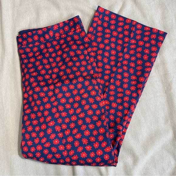 ALICE + OLIVIA Michiko Pintuck Daisy Print Pants Navy/Red Size 10 - Picture 6 of 11